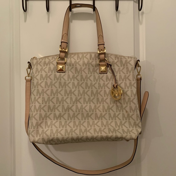 Michael Kors Purse - Picture 1 of 3